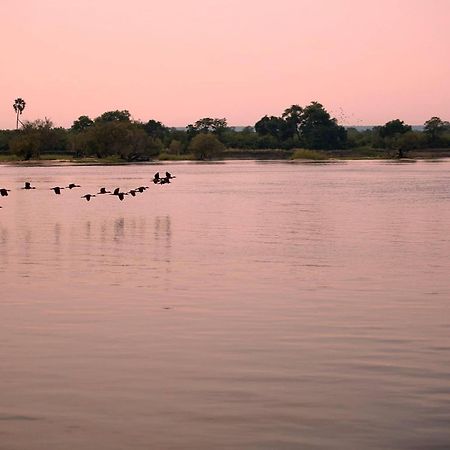 Chundukwa River Lodge - Self Catering House Livingstone Eksteriør bilde